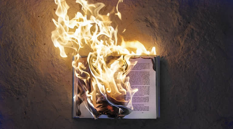 libro quemandose